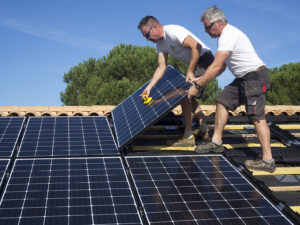 Pose des panneaux photovoltaïques
