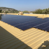 Théziers : pose des panneaux