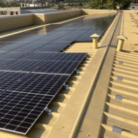 Théziers : pose des panneaux